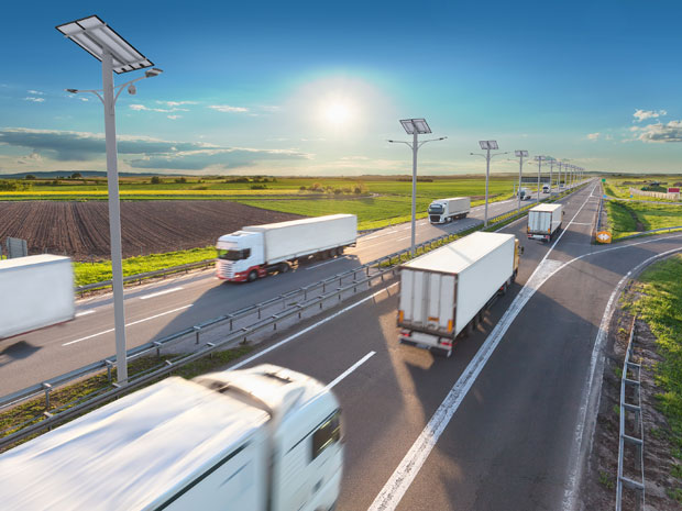 Српска паметна соларна светла осветљавају Кувајт